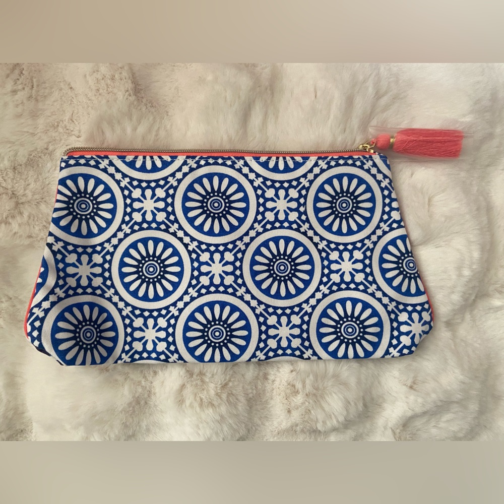 MAKEUP BAG/POUCH